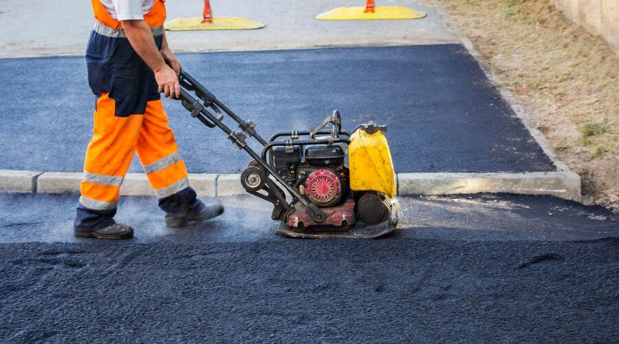Professional gutter cleaning in Mill Neck, NY